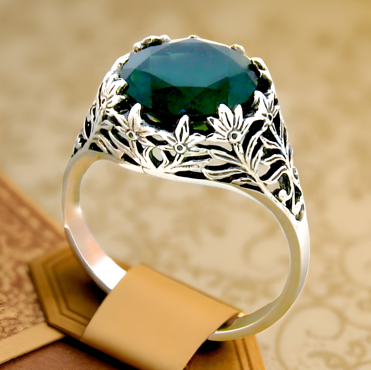 VICTORIAN STYLE 925 STERLING SILVER SIMULATED EMERALD FILIGREE RING #779