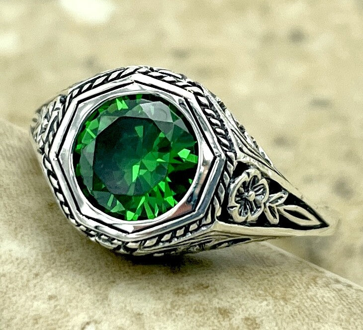 925 STERLING SILVER ANTIQUE STYLE VINTAGE DESIGN EMERALD CZ RING #1217