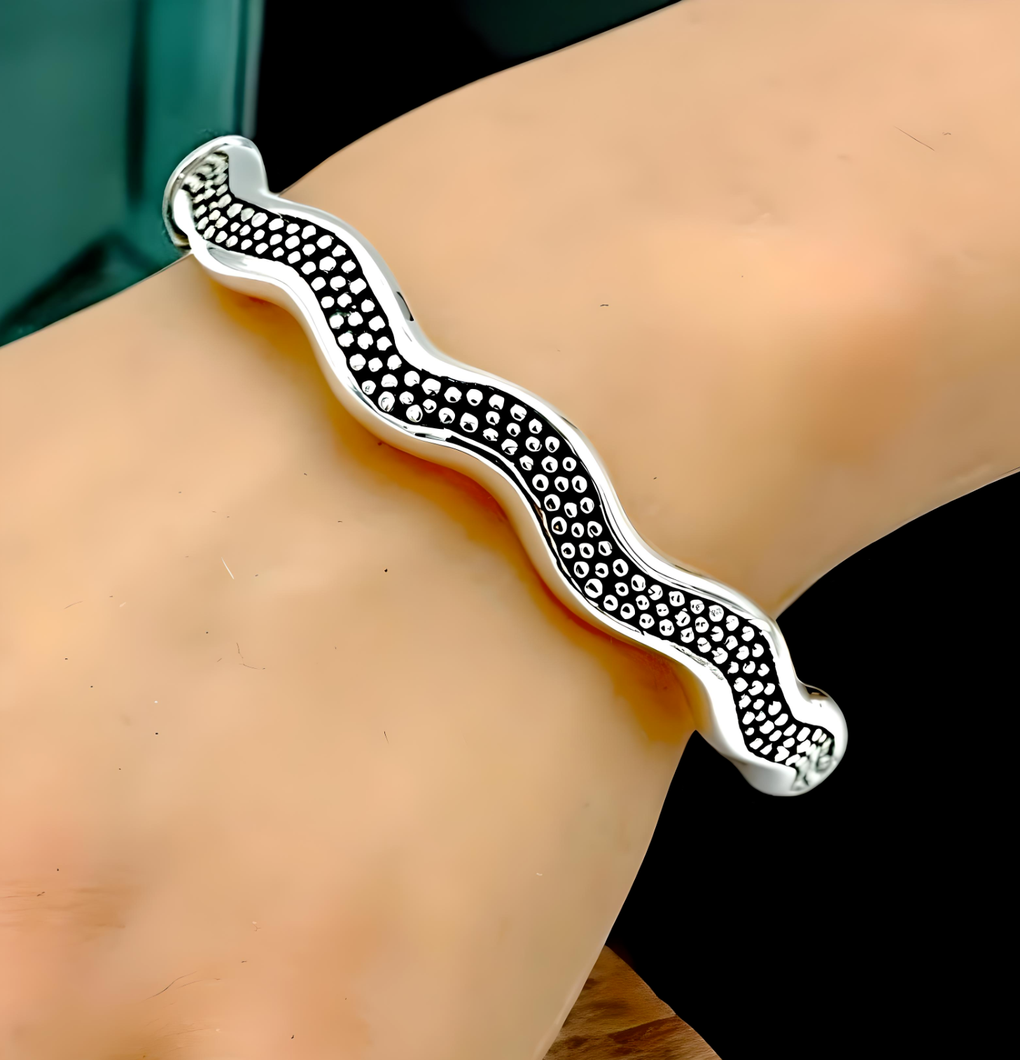 WAVY 925 STERLING SILVER HINGED 6.5" BANGLE BRACELET DOT DESIGN LIGHTWEIGHT 1566