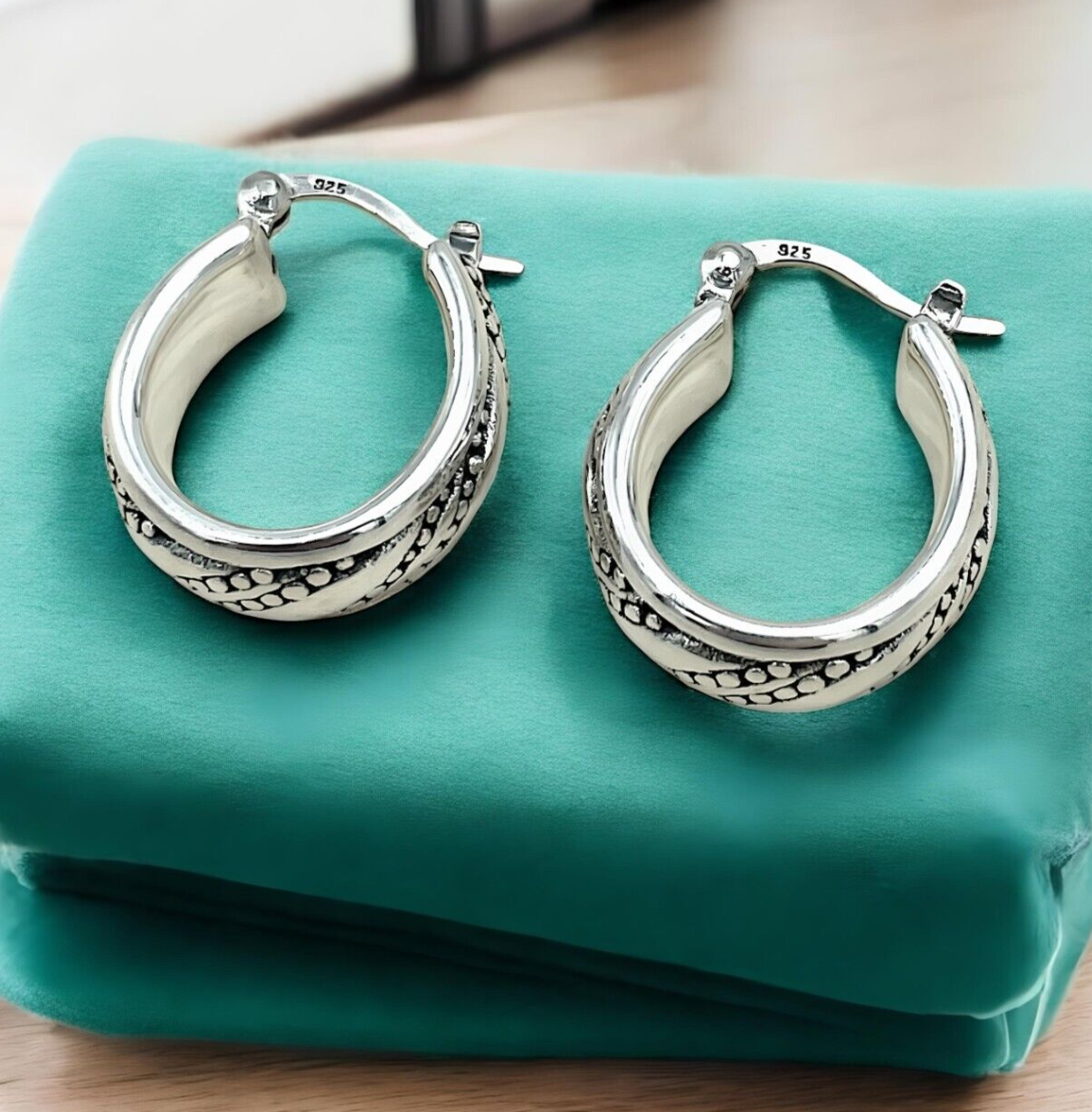 925 STERLING SILVER DOT DESIGN LATCH BACK HOOP EARRINGS LIGHTWEIGHT 1653