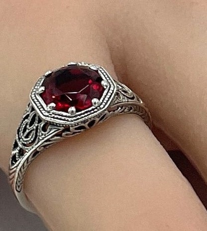 VIVID RED FILIGREE 925 STERLING SILVER SIMULATED RUBY SOLITAIRE RING       #1321