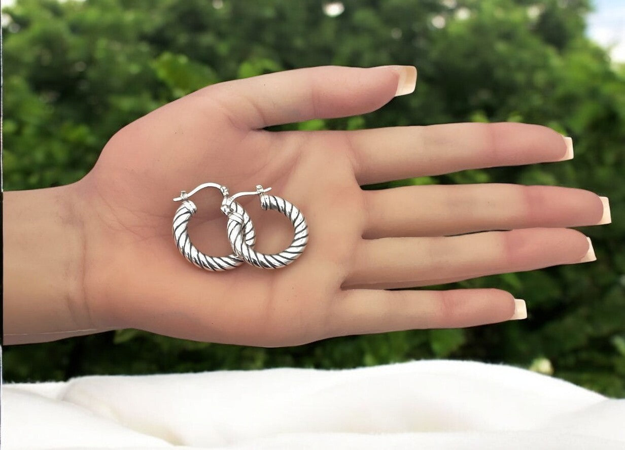 925 Silver Hoop Earrings - Twisted Design, Lightweight for Daily Wear 1511