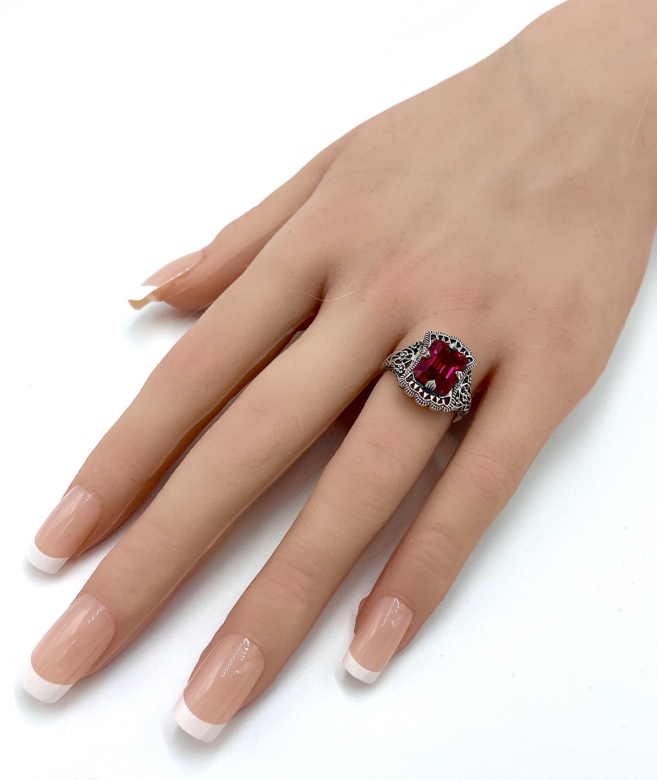 VIVID RED 925 STERLING SILVER LAB-CREATED RUBY ANTIQUE STYLE RING          #1309