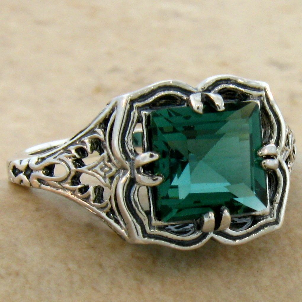 925 STERLING SILVER ART DECO STYLE GREEN SIMULATED EMERALD RING             #704