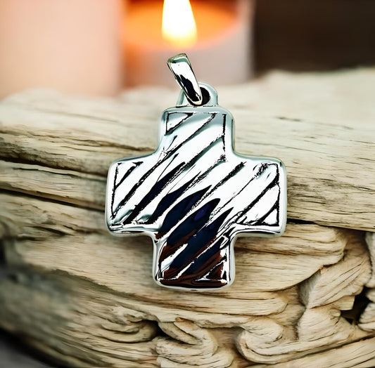 925 Sterling Silver Cross Pendant - Lightweight Charm,Chain Sold Separately 1290