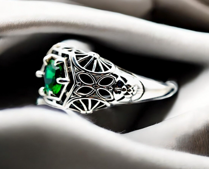 VINTAGE STYLE VIVID GREEN SIMULATED EMERALD 925 SOLID STERLING SILVER RING 1772