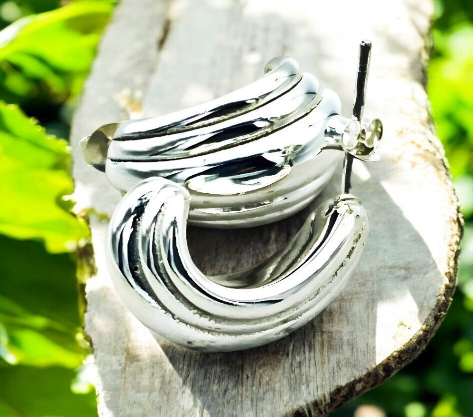 925 Silver Dainty Shell Huggie Earrings - Lightweight Everyday Hoops 1478
