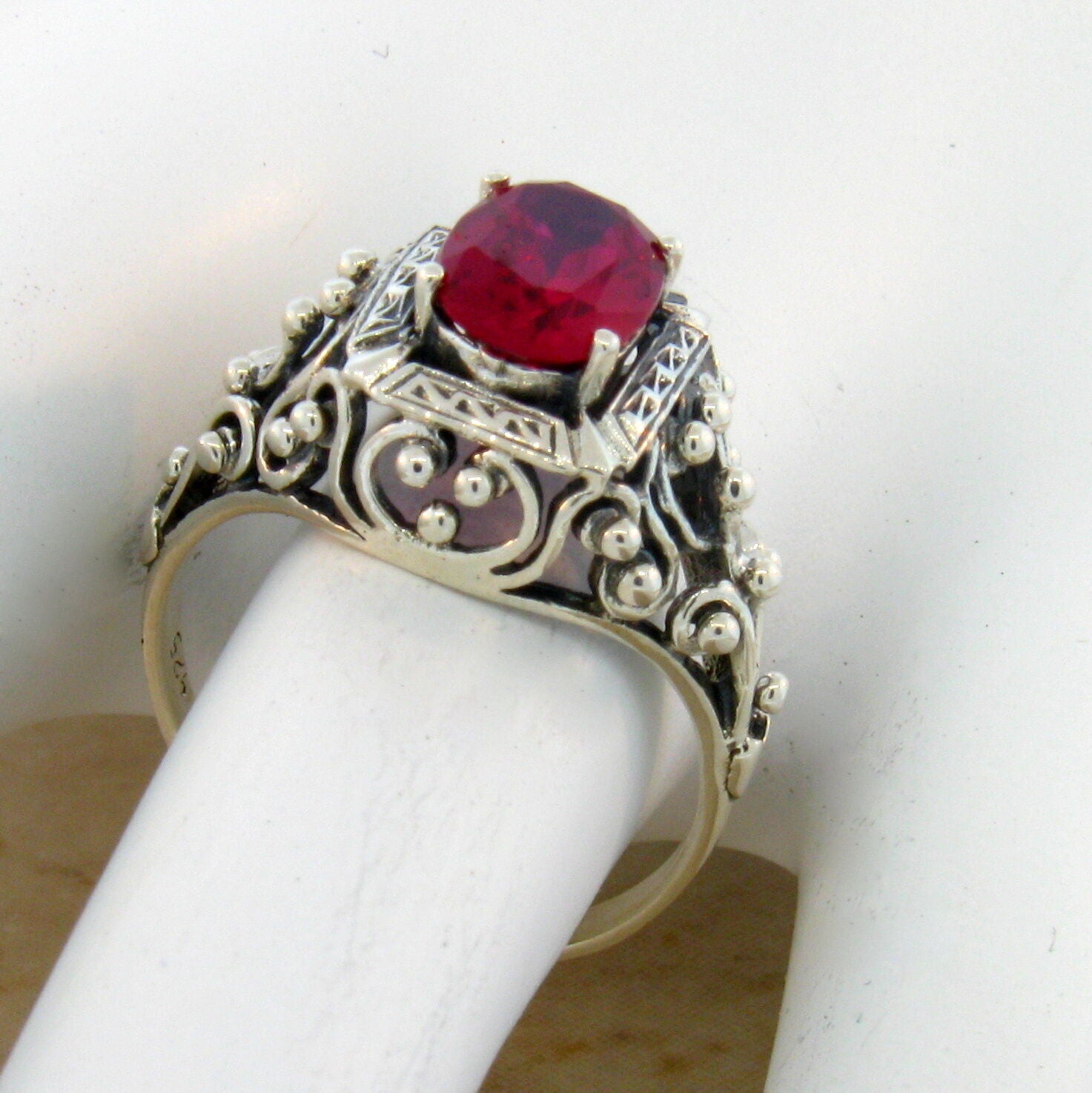 925 STERLING SILVER CLASSIC STYLE VICTORIAN DESIGN LAB-CREATED RUBY RING    #211