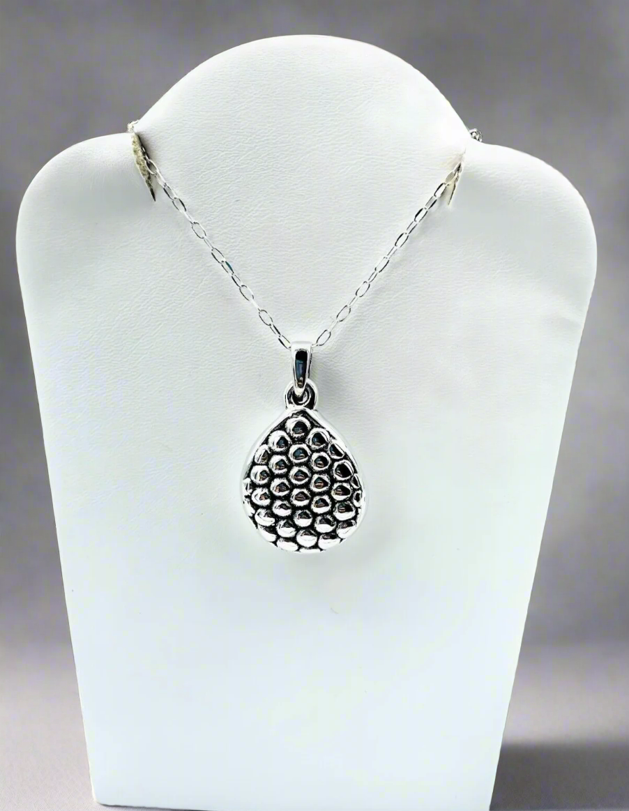 925 STERLING SILVER COBBLESTONE DESIGN TEARDROP PENDANT,CHAIN SOLD SEPARATE 1570