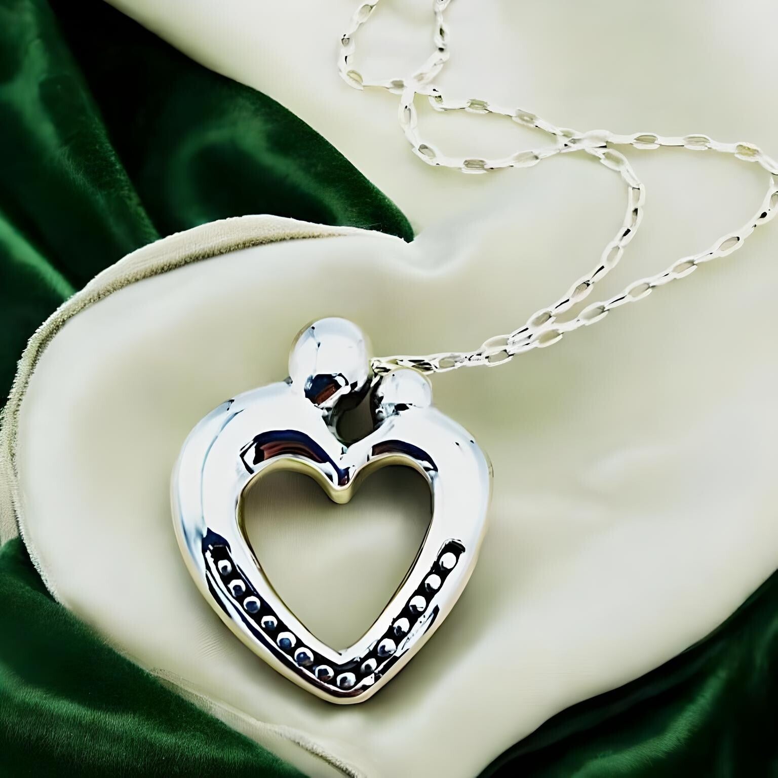 925 Silver Mother and Child Heart Pendant Light Weight, Chain Sold Separate 1422