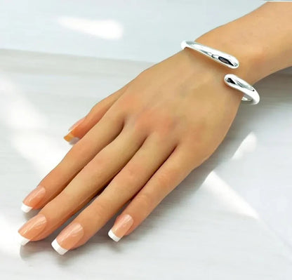 925 Light Weight Sterling Silver Bangle - Spring Hinged Design - 6.75"  1409