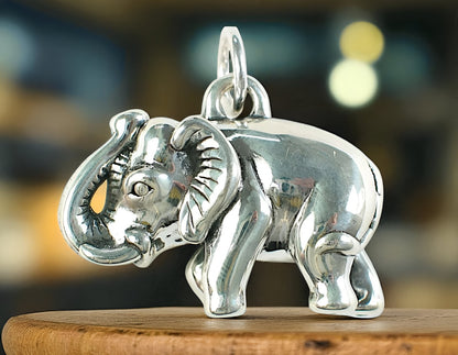 925 STERLING SILVER ELEPHANT PENDANT LIGHTWEIGHT, CHAIN SOLD SEPARATELY 1595