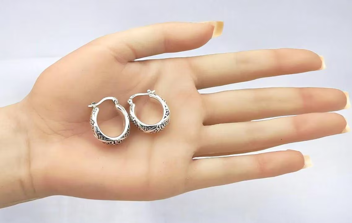 925 STERLING SILVER DOTTED SNAKE DESIGN LIGHTWEIGHT HOOP EARRINGS 1548