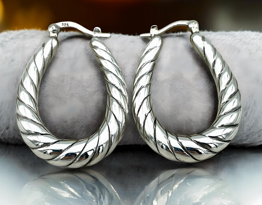 925 STERLING SILVER LIGHTWEIGHT TWISTED DESIGN LATCH BACK HOOP EARRINGS 1546