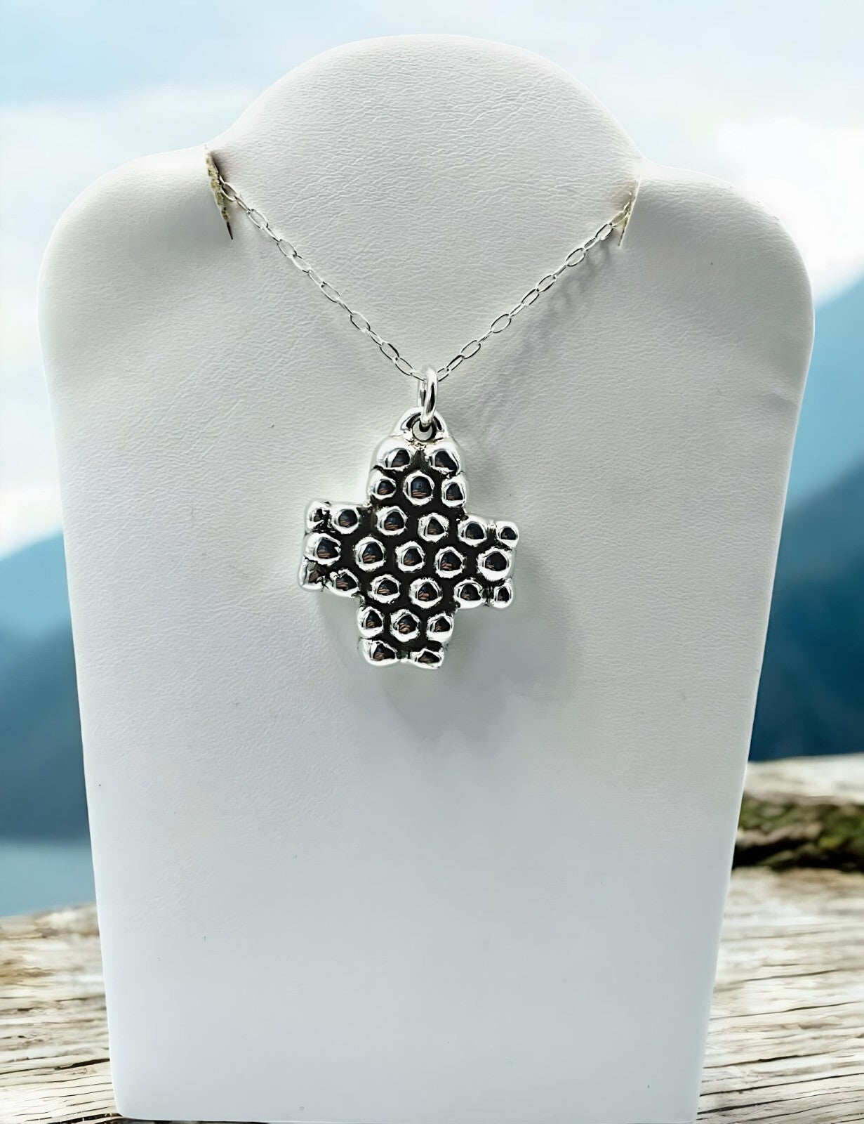 925 Sterling Silver Cross Pendant - Lightweight Charm,Chain Sold Separately 1255