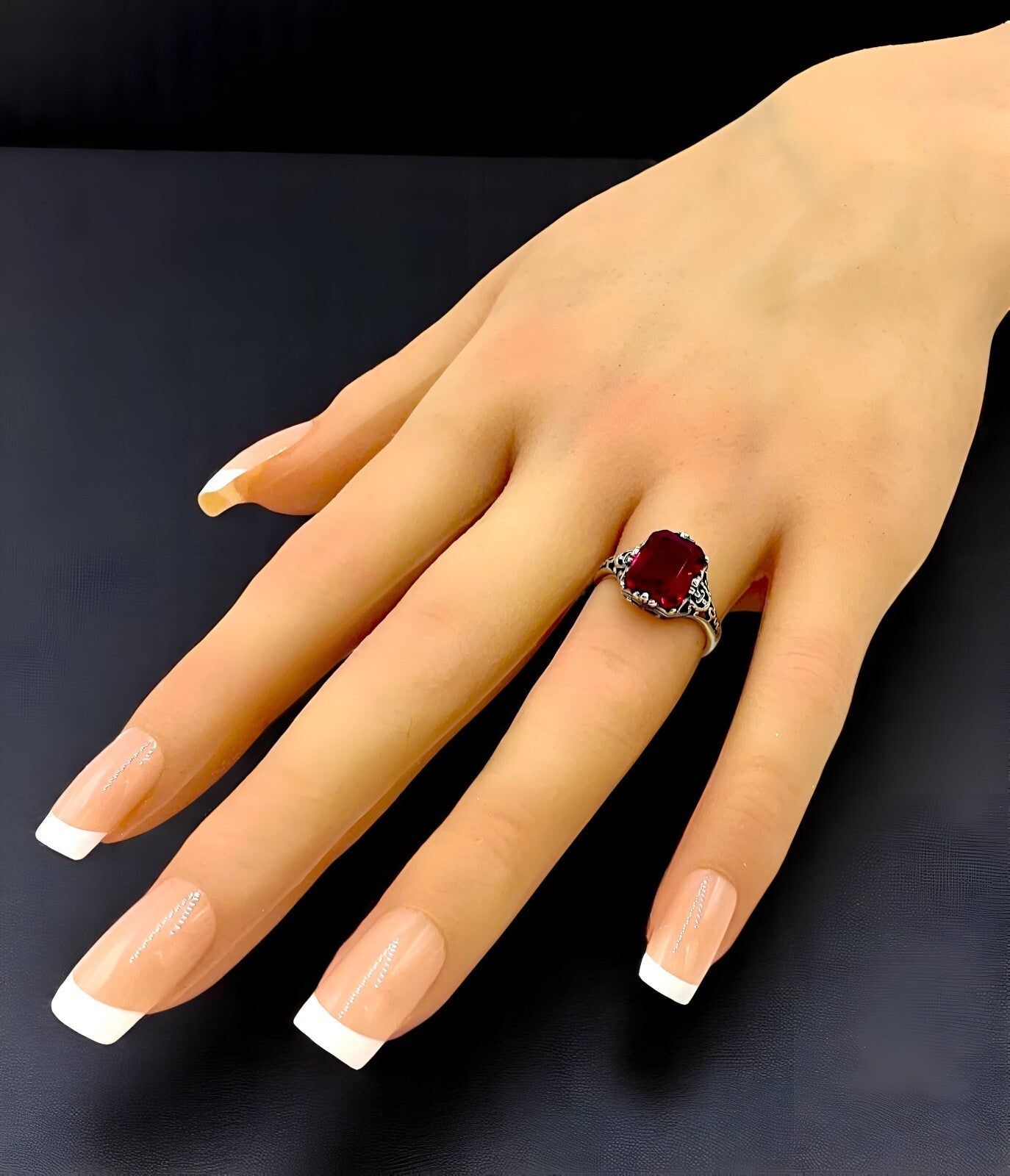 VIVID RED VINTAGE STYLE 925 STERLING SILVER SIMULATED RUBY RING            #1209
