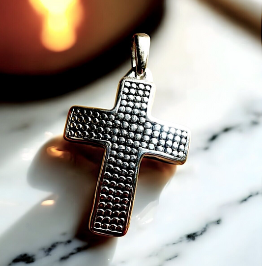 925 STERLING SILVER LIGHTWEIGHT CROSS PENDANT, CHAIN SOLD SEPARATELY 1636