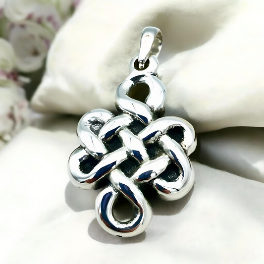 925 STERLING SILVER CELTIC KNOT PENDANT LIGHTWEIGHT, CHAIN SOLD SEPARATELY 1562