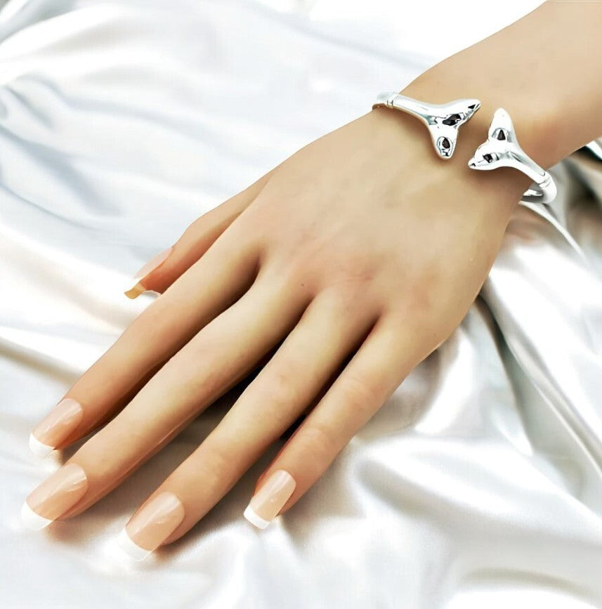 925 STERLING SILVER DOLPHIN/WHALE TAIL BANGLE BRACELET LIGHTWEIGHT 7"     1463