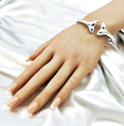 925 STERLING SILVER DOLPHIN/WHALE TAIL BANGLE BRACELET LIGHTWEIGHT 7"     1463