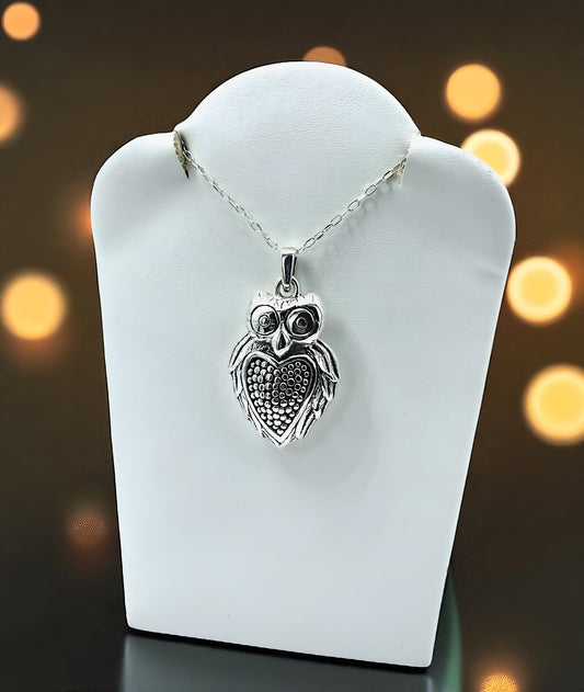 925 STERLING SILVER OWL WITH HEART PENDANT LIGHTWEIGHT, CHAIN SOLD SEPARATE 1608