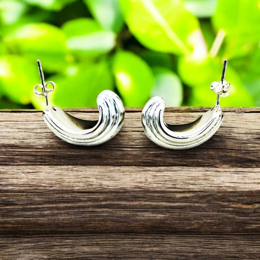 925 Silver Dainty Shell Huggie Earrings - Lightweight Everyday Hoops 1478