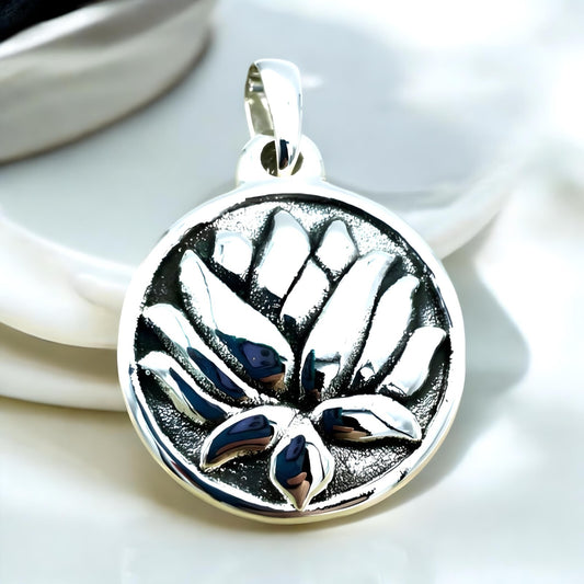 925 Sterling Silver Lotus Flower Lightweight Pendant, Chain Sold Separately 1401