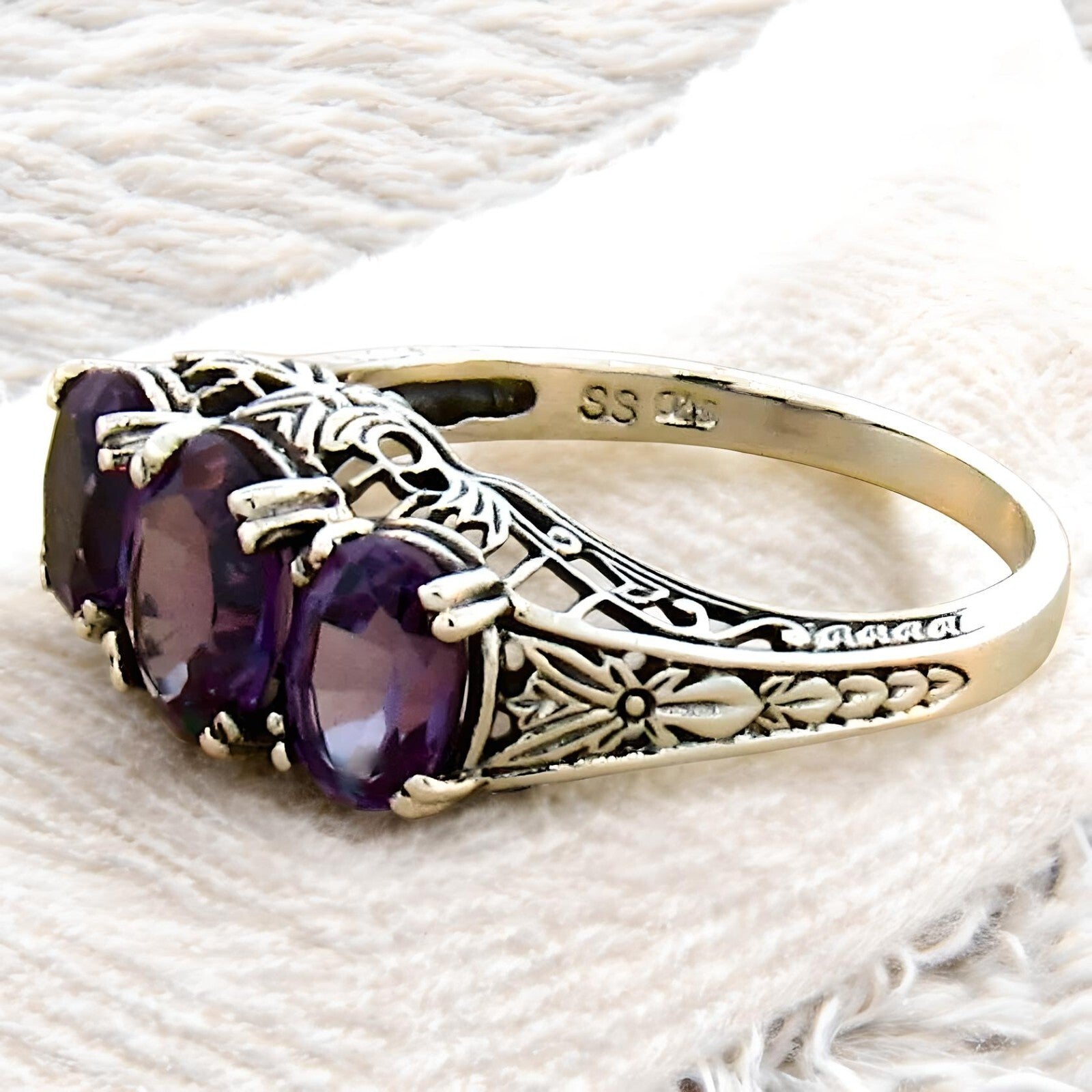 VINTAGE STYLE 925 STERLING SILVER THREE-STONE SIMULATED ALEXANDRITE RING   #422