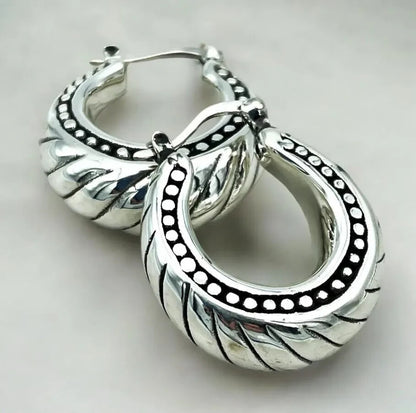 925 Sterling Silver Hoop Earrings - Lightweight Twisted Dot Design 1446