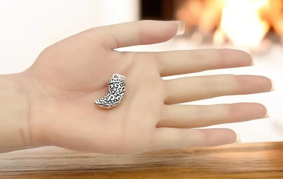 925 Silver Light Weight Filigree Fang Pendant - Chain Sold Separate 1431