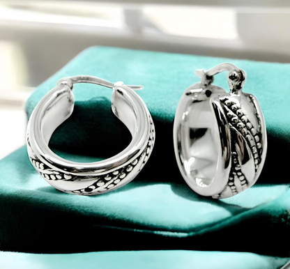 925 STERLING SILVER DOT DESIGN LATCH BACK HOOP EARRINGS LIGHTWEIGHT 1653