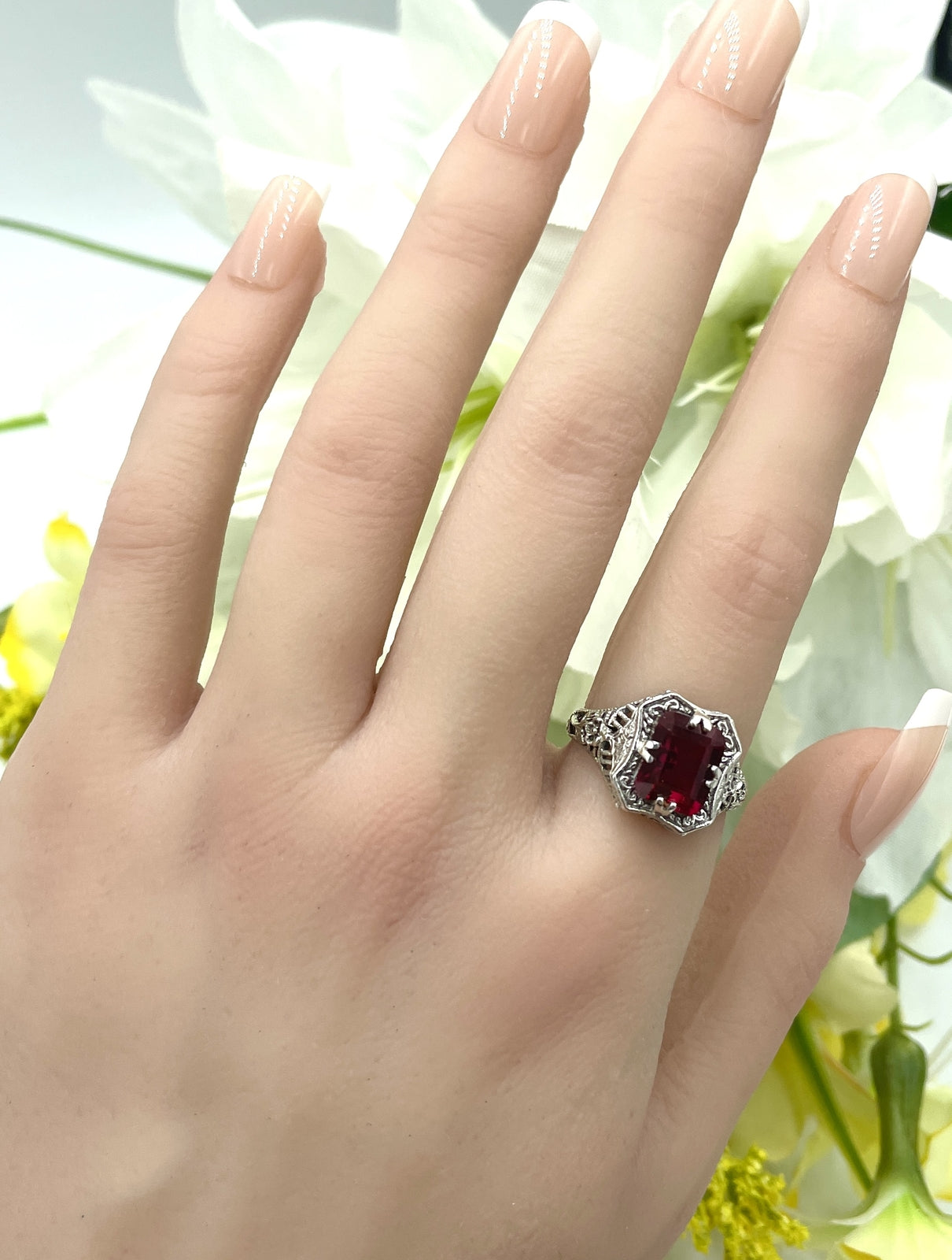 VIVID RED ANTIQUE STYLE 925 STERLING SILVER LAB-CREATED RUBY FILIGREE RING  1338