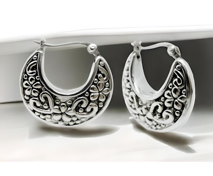 925 STERLING SILVER HEART & FLOWER DESIGN HOOP EARRINGS LIGHTWEIGHT 1560