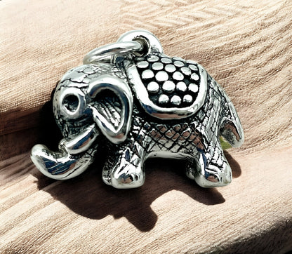 925 STERLING SILVER ELEPHANT PENDANT LIGHTWEIGHT - Chain Sold Separate  1466