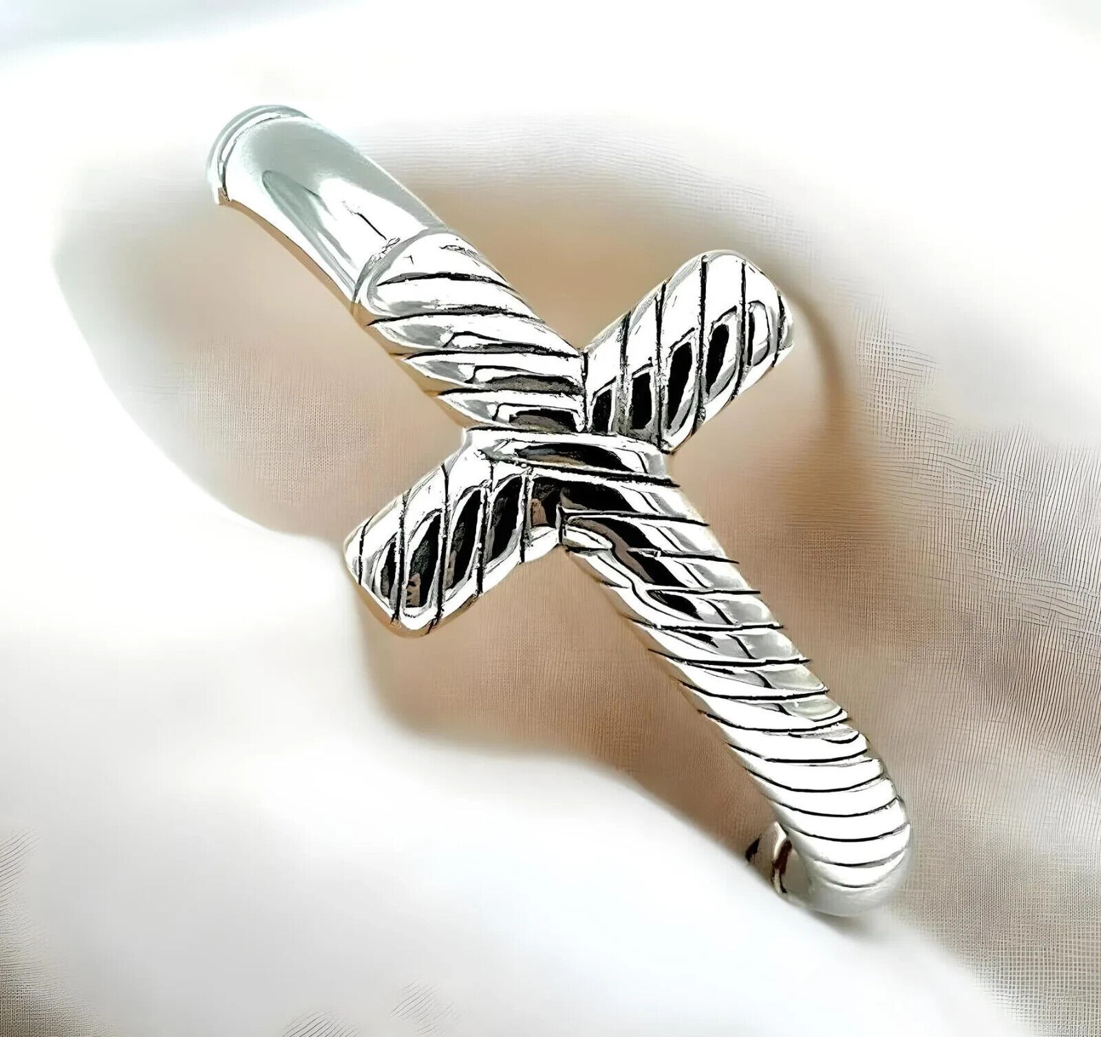 925 Sterling Silver Cross Bangle - 7 " Lightweight Twisted Design Bracelet 1381