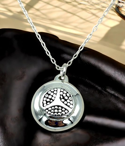 925 Sterling Silver Lightweight Mercedes Emblem Pendant,Chain Sold Separate 1481