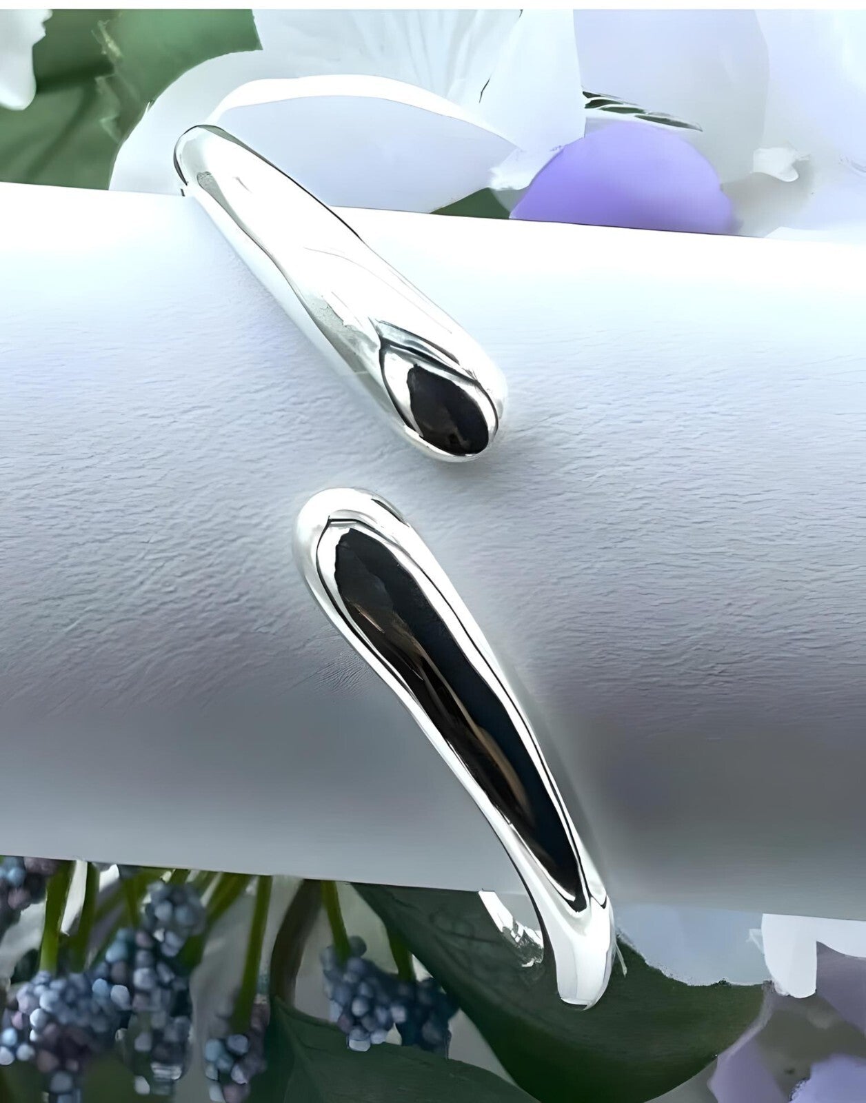 925 Light Weight Sterling Silver Bangle - Spring Hinged Design - 6.75"  1409