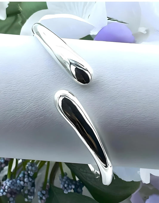 925 Light Weight Sterling Silver Bangle - Spring Hinged Design - 6.75"  1409