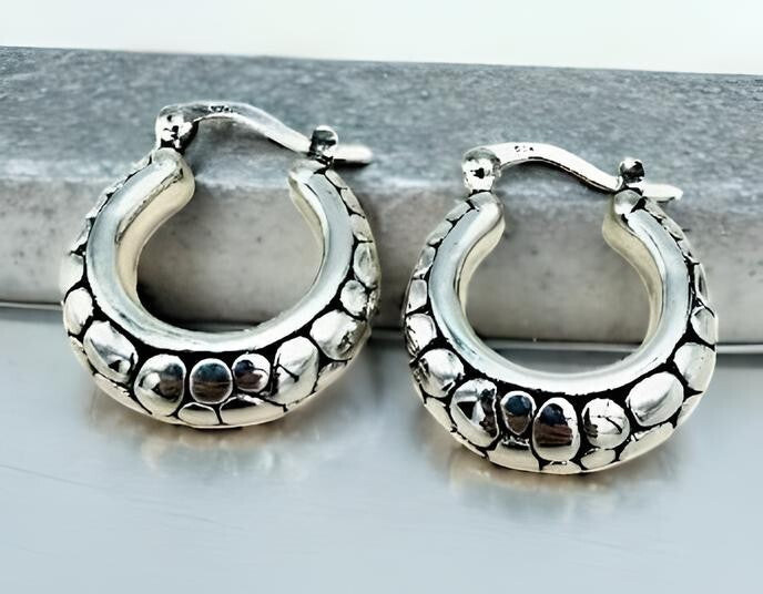 925 STERLING SILVER COBBLESTONE DESIGN HOOP EARRINGS LIGHTWEIGHT LATCH BACK 1604