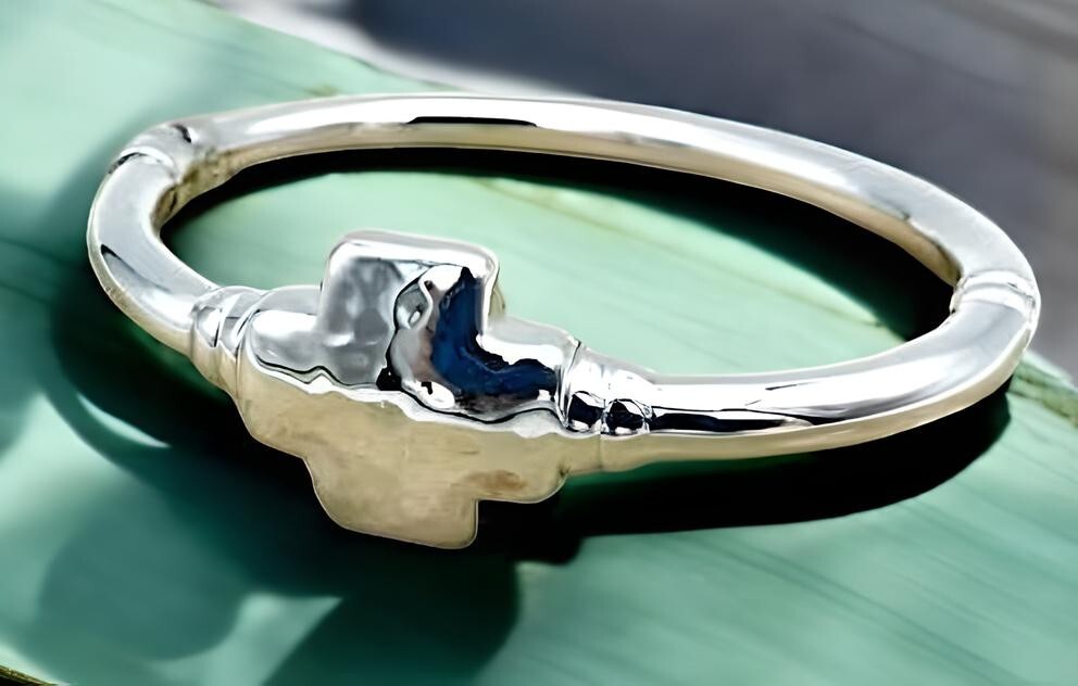 925 Sterling Silver Cross Bangle Bracelet - Lightweight Hammered 6.5" 1389