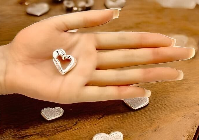 925 STERLING SILVER HEART PENDANT LIGHTWEIGHT, CHAIN SOLD SEPARATELY 1611