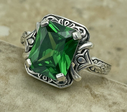 925 STERLING SILVER ANTIQUE DESIGN EM GREEN CZ FILIGREE SOLITAIRE RING     #1326
