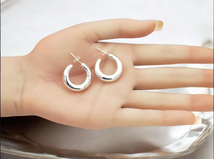 925 Silver, Light Weight Hoop Earrings, Simple Push Back, Everyday Elegance 1452