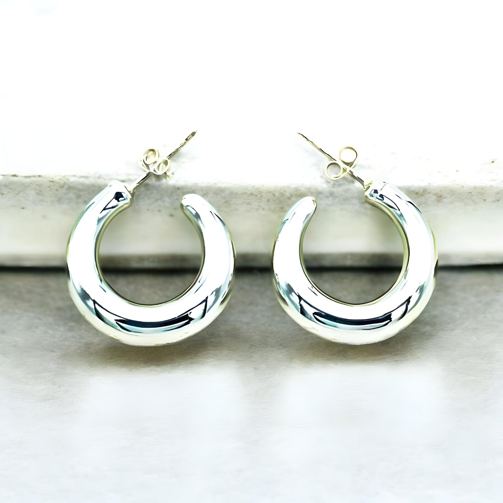 925 Silver, Light Weight Hoop Earrings, Simple Push Back, Everyday Elegance 1452