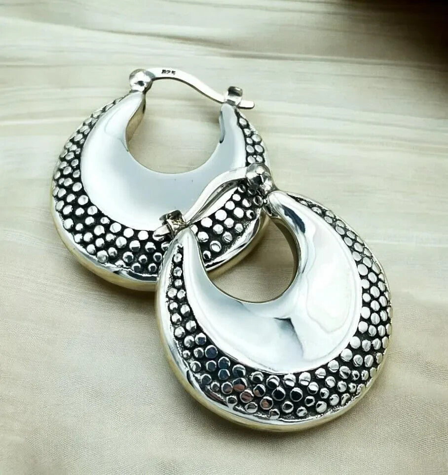 925 Sterling Silver Dot Design Lightweight Hoop Earrings-Secure Latch Back 1284