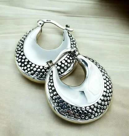 925 Sterling Silver Dot Design Lightweight Hoop Earrings-Secure Latch Back 1284