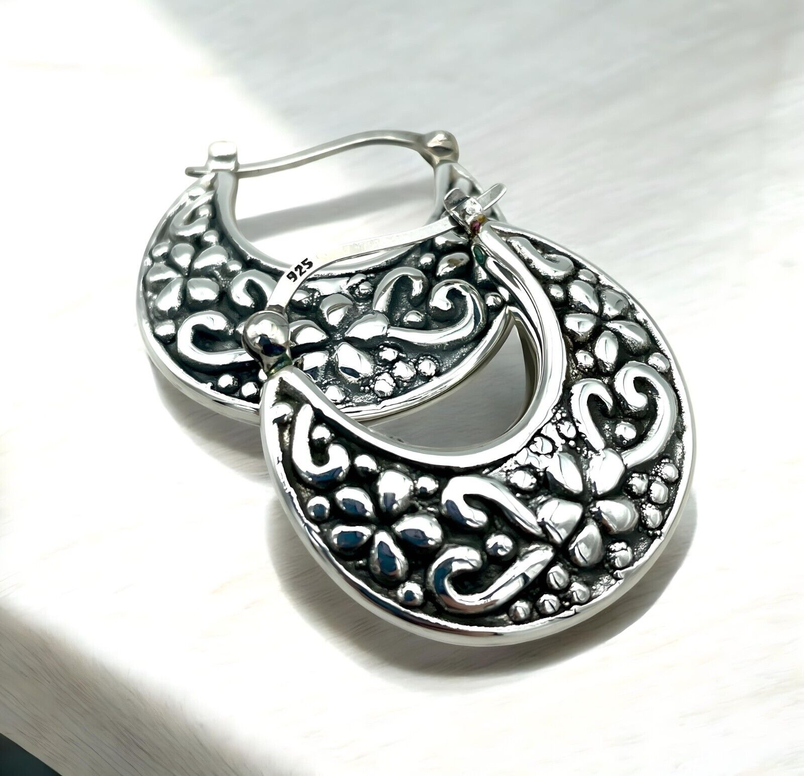 925 STERLING SILVER HEART & FLOWER DESIGN HOOP EARRINGS LIGHTWEIGHT 1560