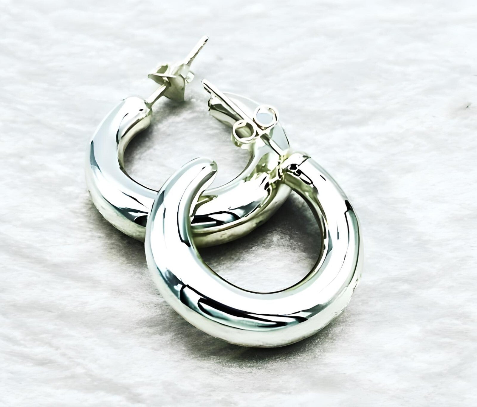 925 Silver, Light Weight Hoop Earrings, Simple Push Back, Everyday Elegance 1452