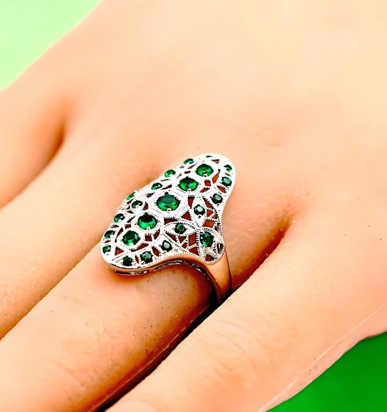 VINTAGE STYLE 925 STERLING SILVER RHODIUM PLATED SIMULATED EMERALD RING 1801