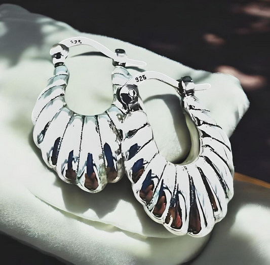 925 Sterling Silver Scallop Silver Hoops -Latch Back Lightweight Earrings 1269